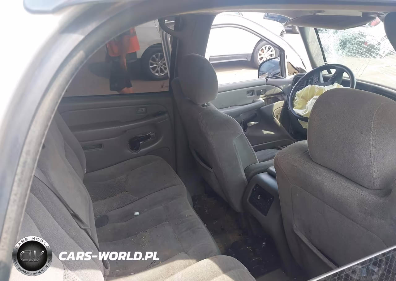 2004 Chevrolet Tahoe Ls VIN:1GNEK13T04J276049 - 8