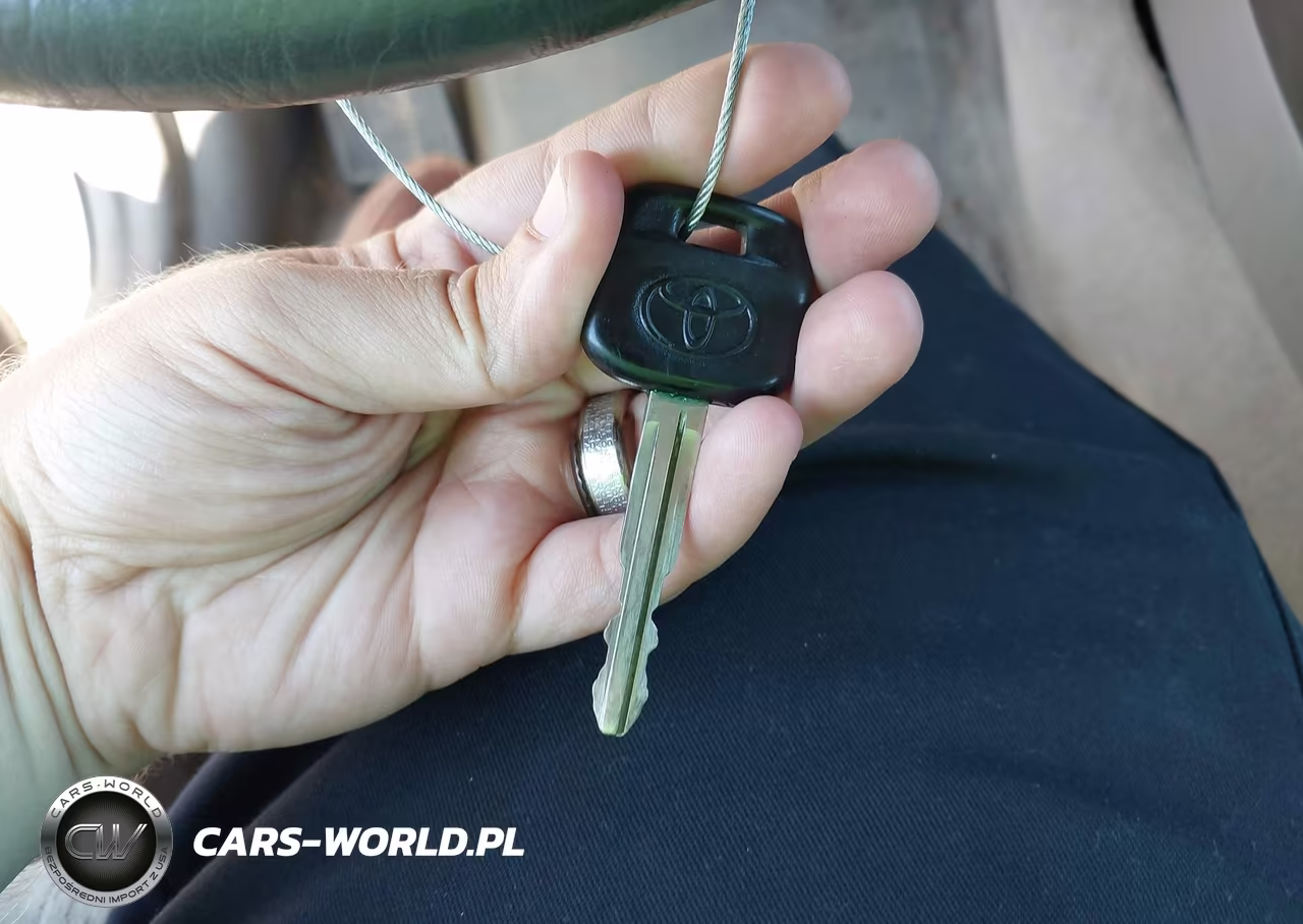 2003 Toyota Camry Le VIN:4T1BE32K83U126268 - 11