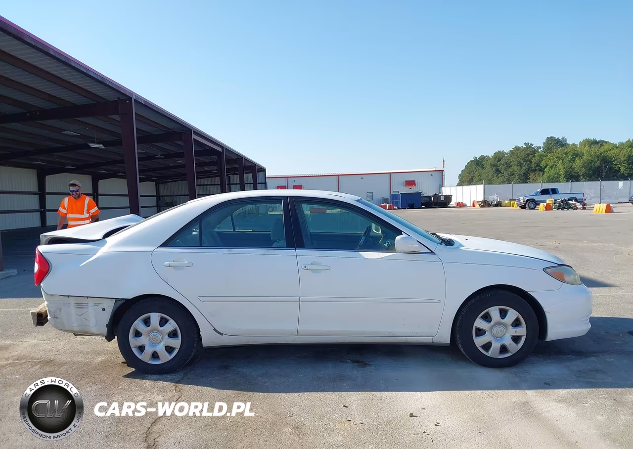 2003 Toyota Camry Le VIN:4T1BE32K83U126268 - 13