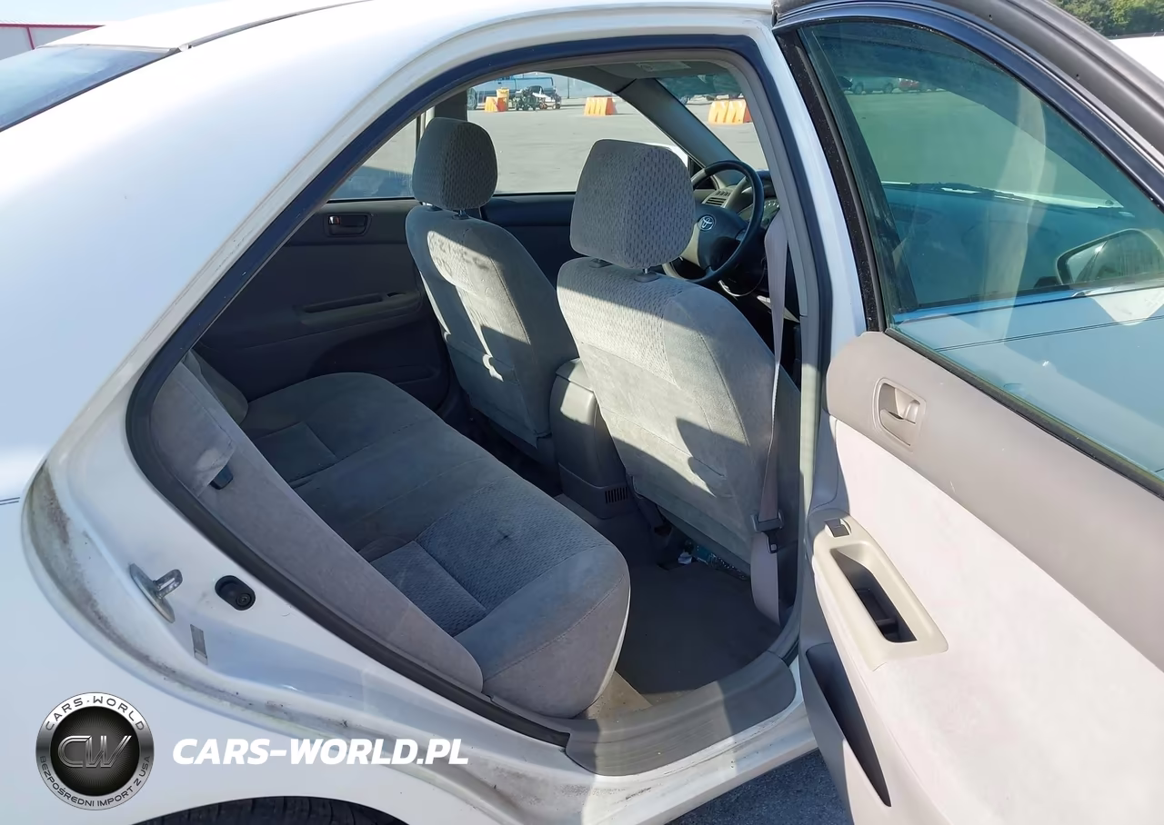 2003 Toyota Camry Le VIN:4T1BE32K83U126268 - 8