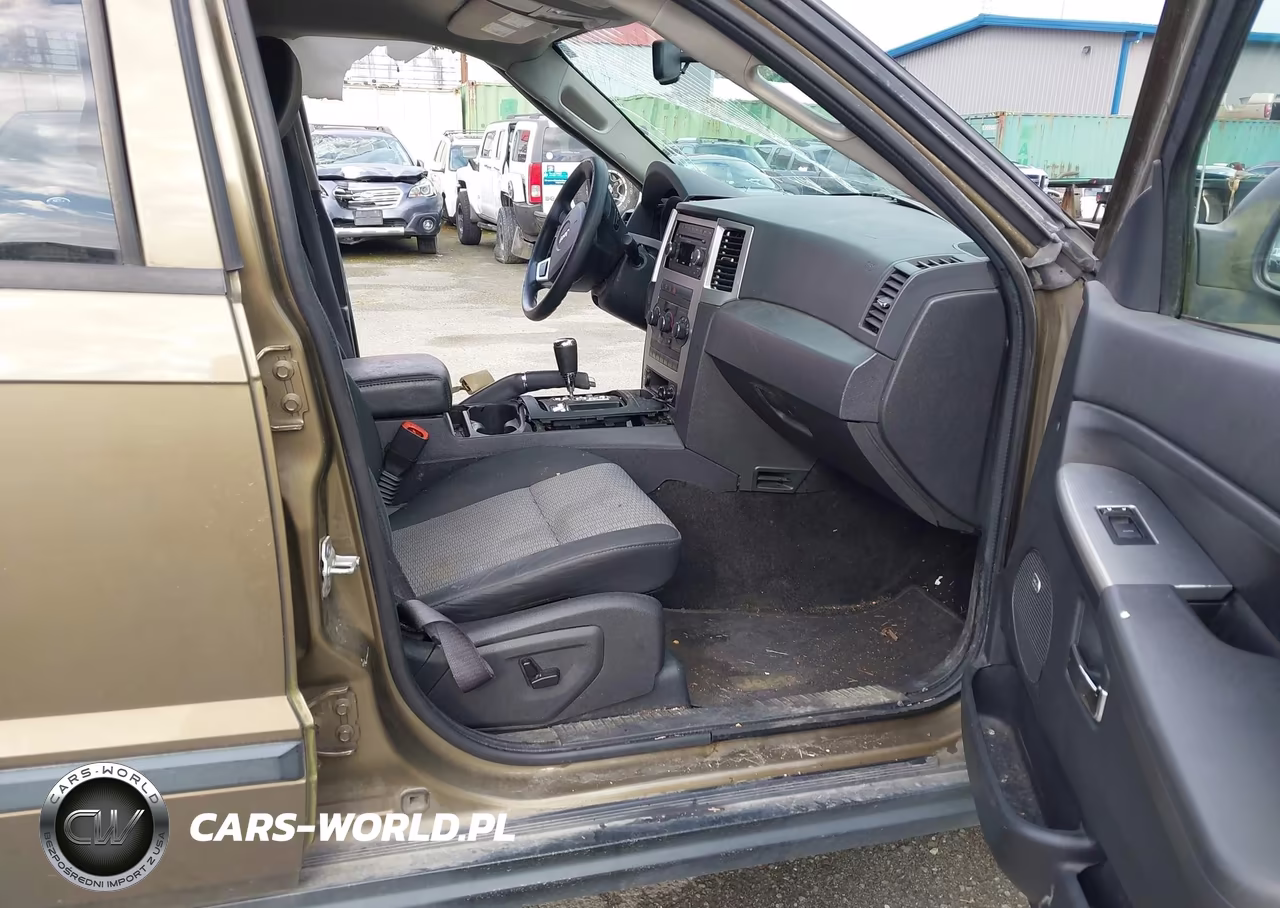 2009 Jeep Grand Cherokee Laredo VIN:1J8HR48P49C542546 - 5