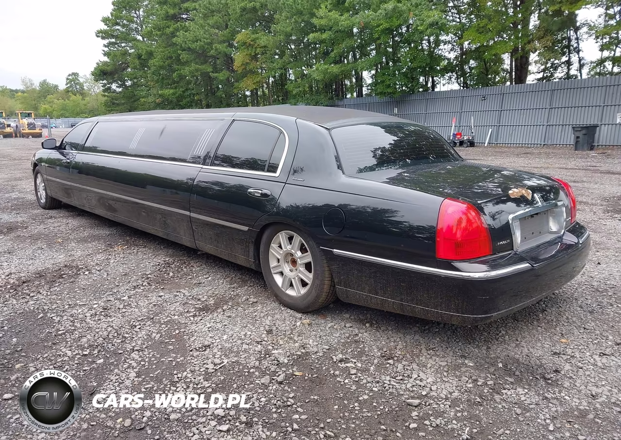 2006 Lincoln Town Car Executive VIN:1L1FM88W66Y650190 - 3