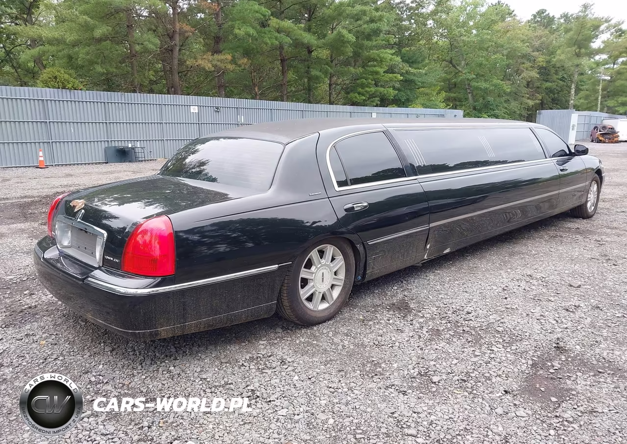 2006 Lincoln Town Car Executive VIN:1L1FM88W66Y650190 - 4