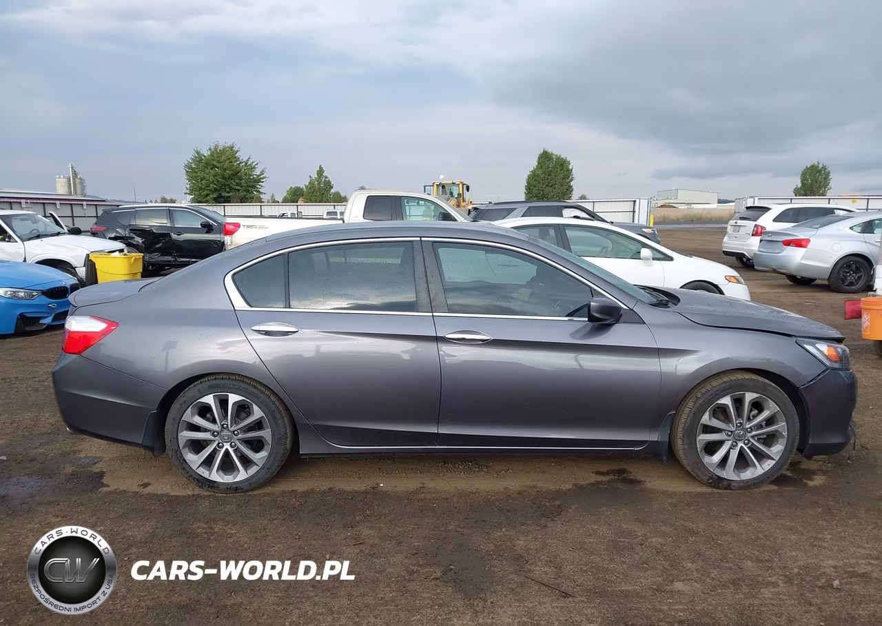 2015 Honda Accord Sport VIN:1HGCR2F5XFA100550 - 13