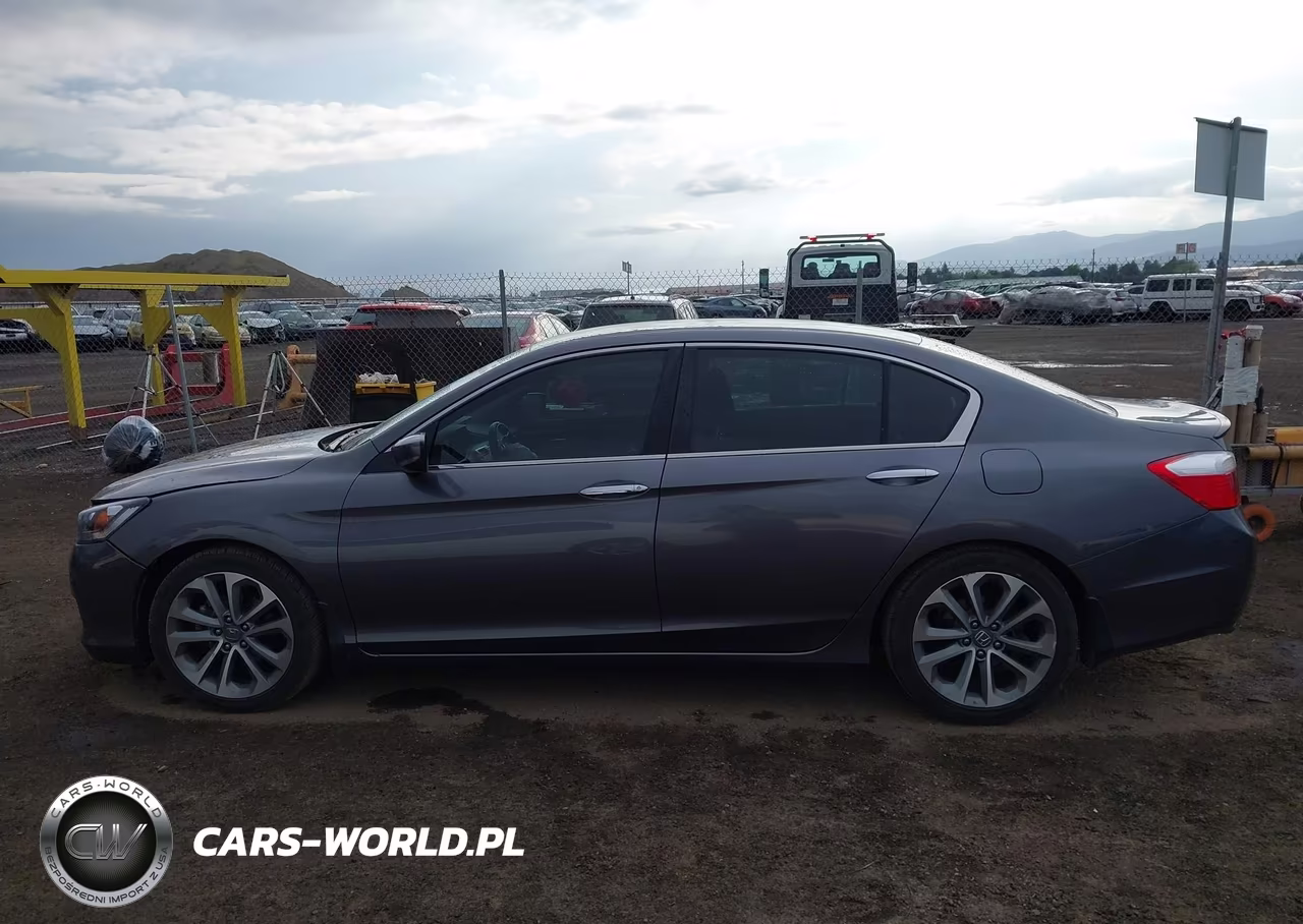 2015 Honda Accord Sport VIN:1HGCR2F5XFA100550 - 14