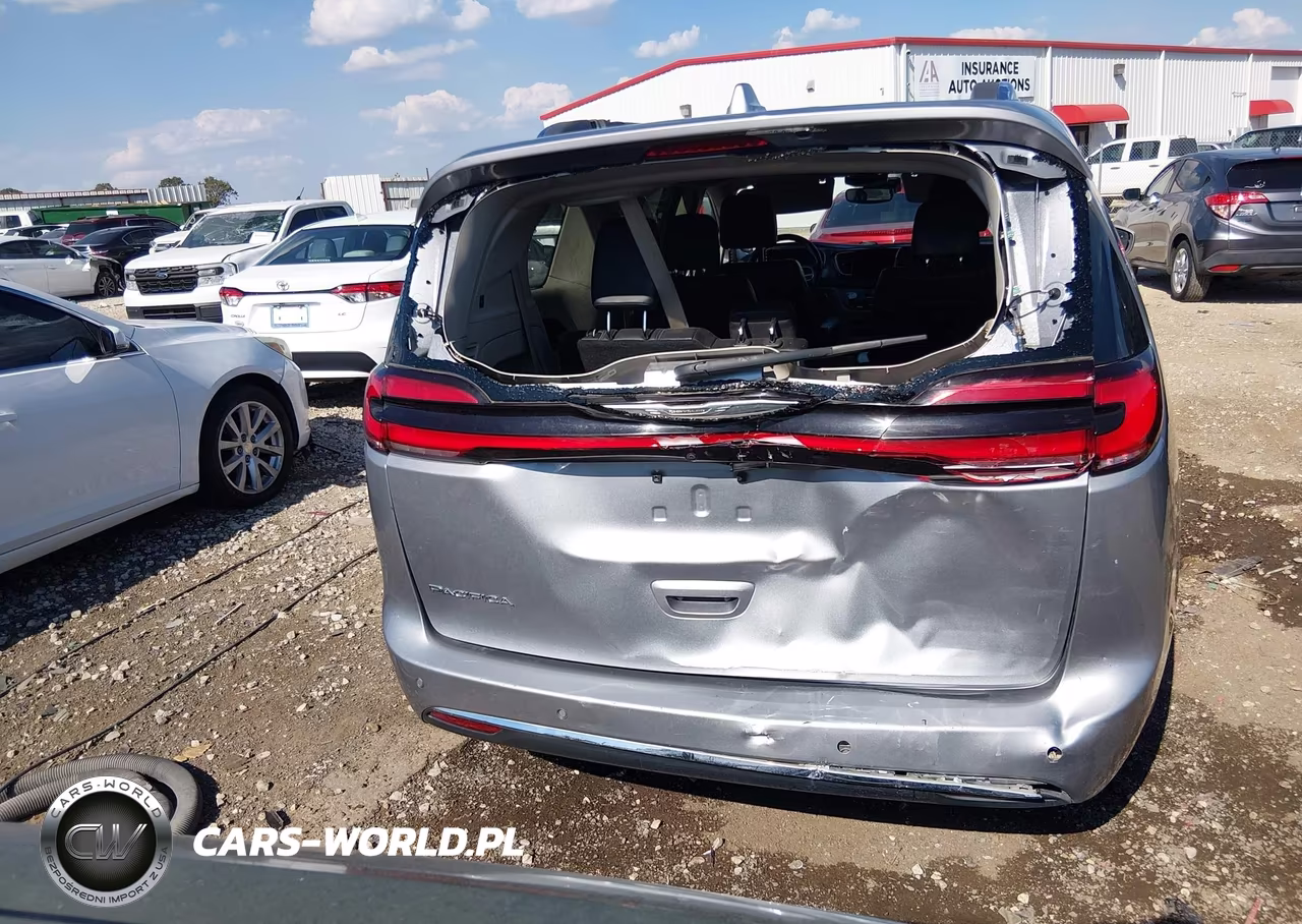 2021 Chrysler Pacifica Touring L VIN:2C4RC1BG4MR534872 - 16
