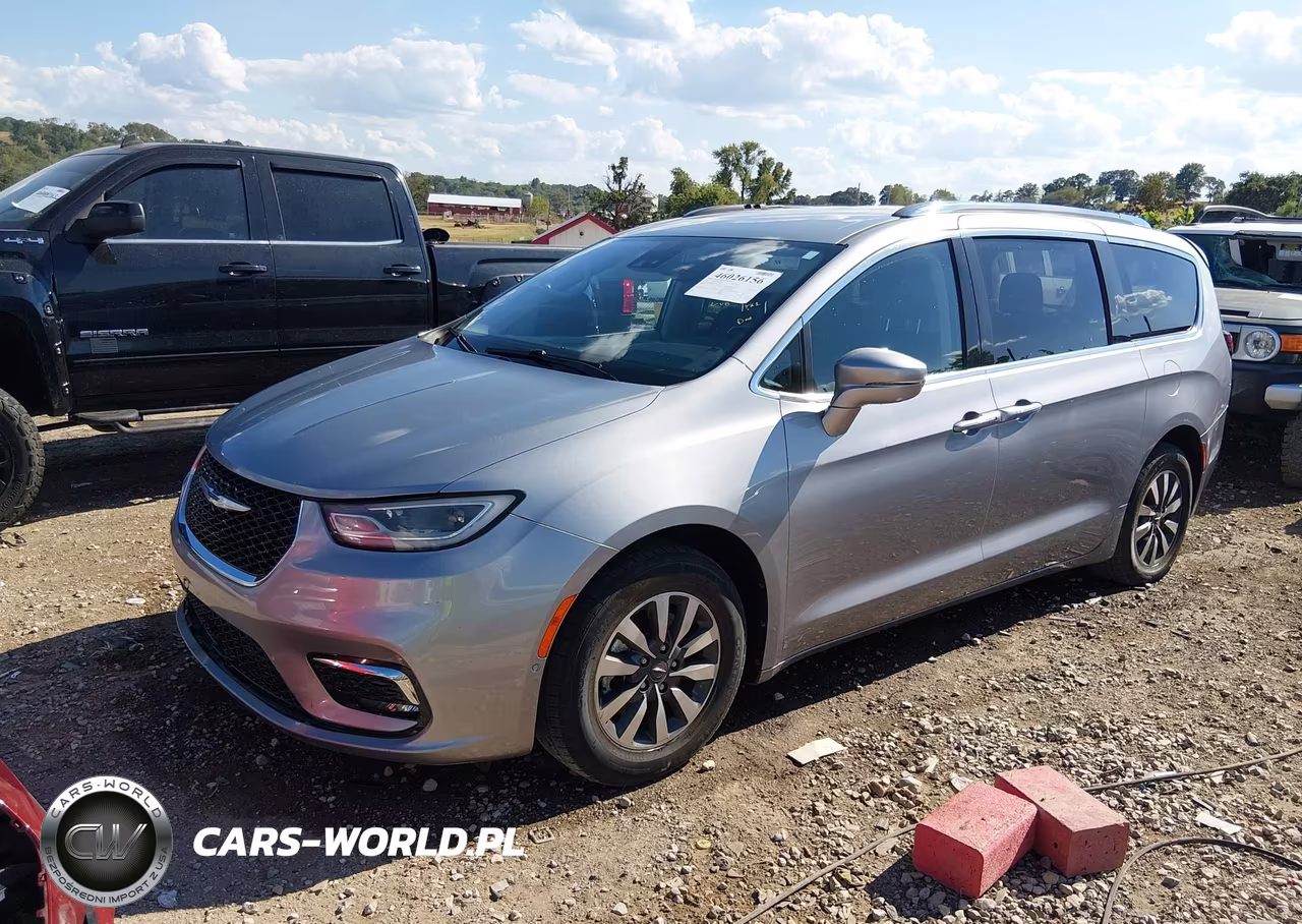 2021 Chrysler Pacifica Touring L VIN:2C4RC1BG4MR534872 - 2