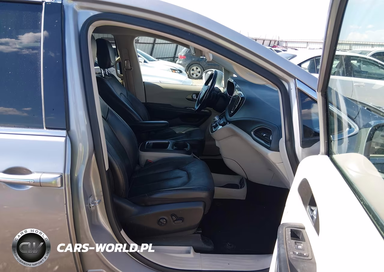 2021 Chrysler Pacifica Touring L VIN:2C4RC1BG4MR534872 - 5