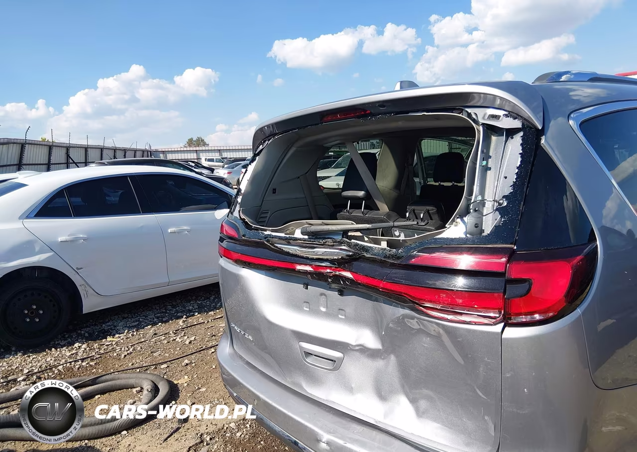 2021 Chrysler Pacifica Touring L VIN:2C4RC1BG4MR534872 - 6