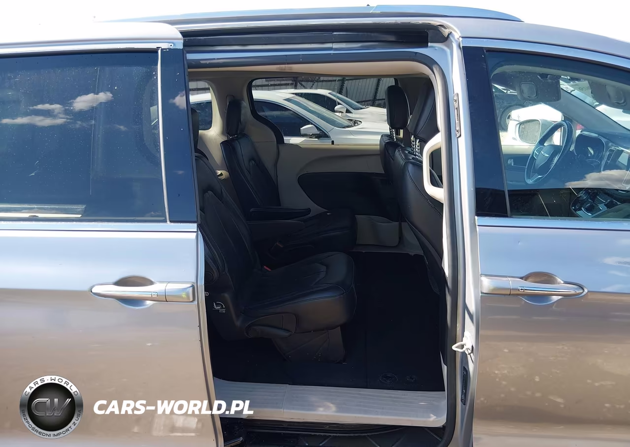 2021 Chrysler Pacifica Touring L VIN:2C4RC1BG4MR534872 - 8