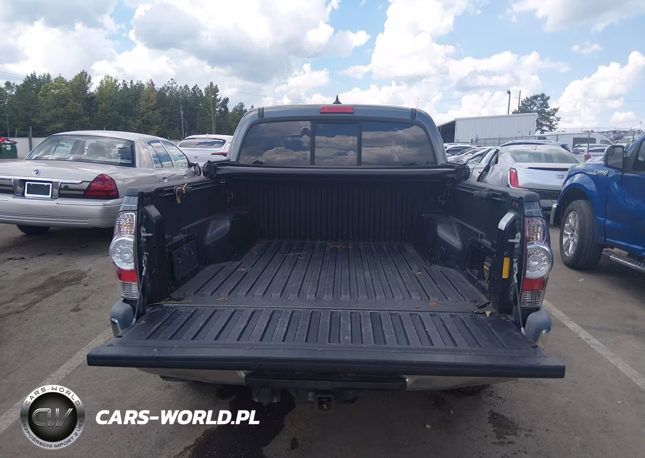 2014 Toyota Tacoma Base V6 VIN:3TMLU4EN7EM137762 - 17