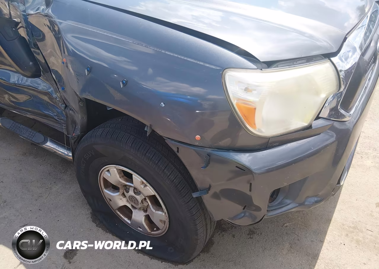 2014 Toyota Tacoma Base V6 VIN:3TMLU4EN7EM137762 - 18