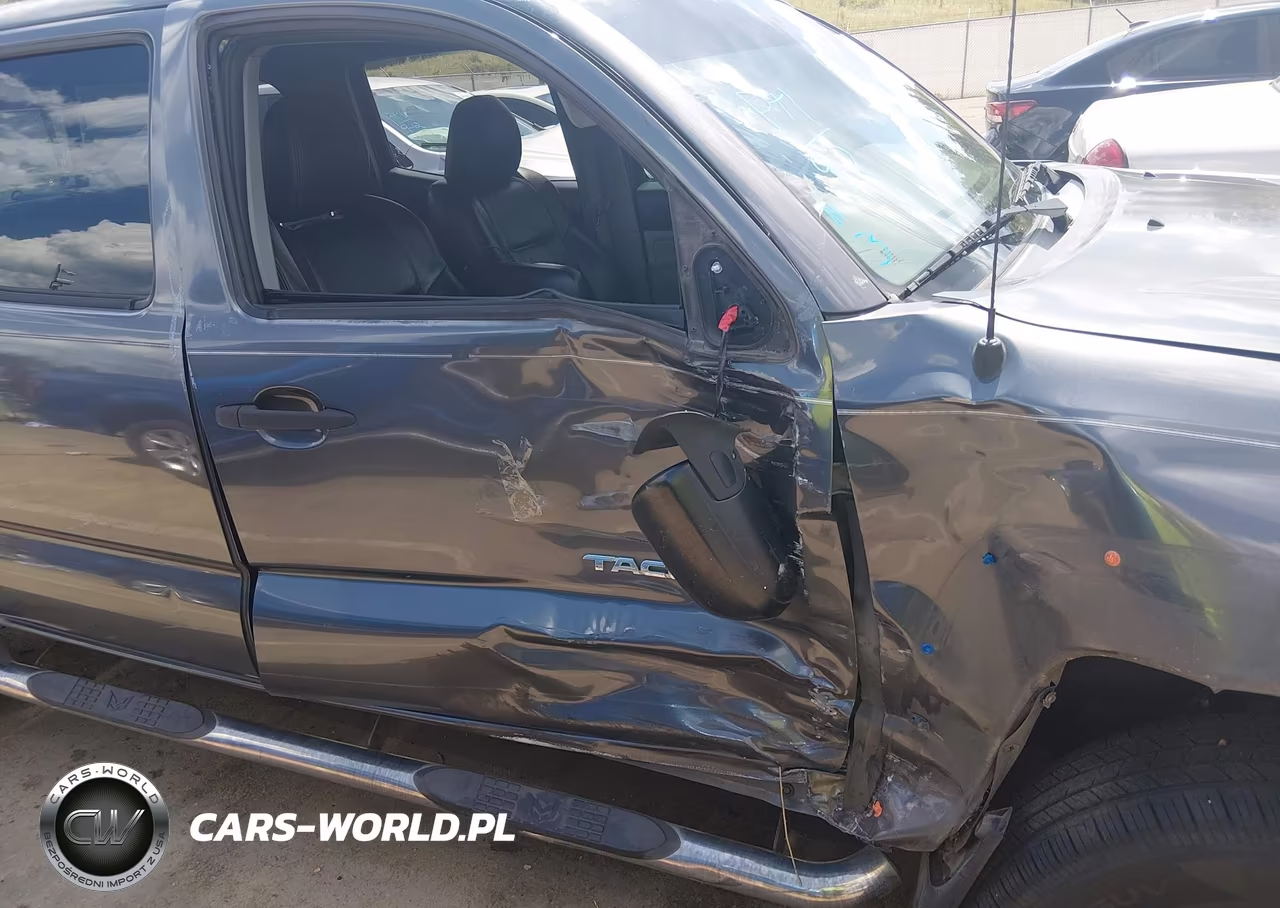 2014 Toyota Tacoma Base V6 VIN:3TMLU4EN7EM137762 - 19