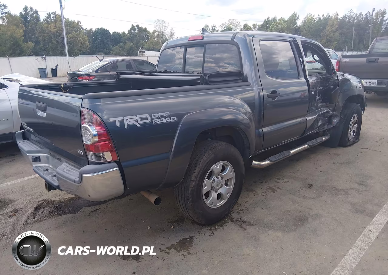 2014 Toyota Tacoma Base V6 VIN:3TMLU4EN7EM137762 - 4