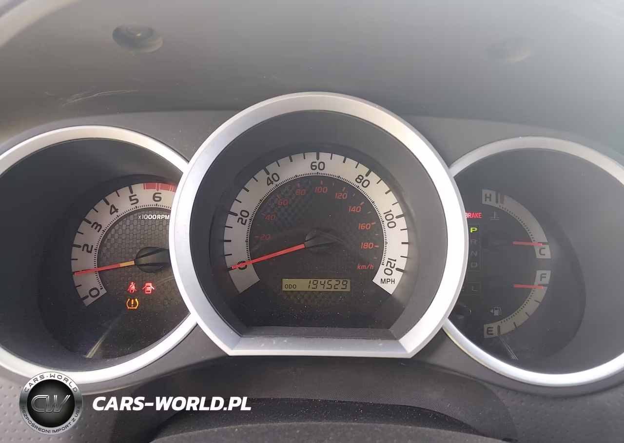 2014 Toyota Tacoma Base V6 VIN:3TMLU4EN7EM137762 - 7