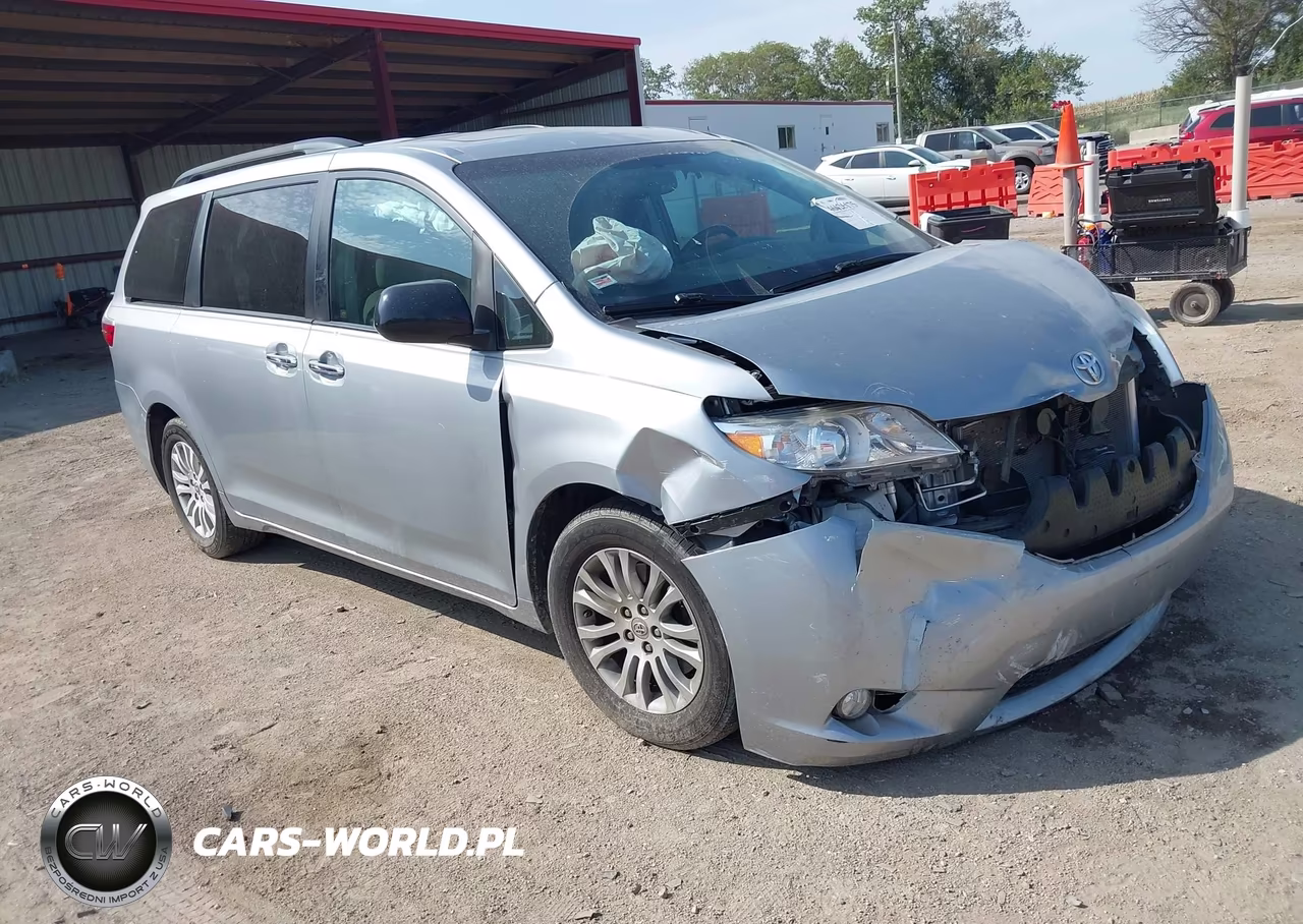 2016 Toyota Sienna Xle Premium 8 Passenger