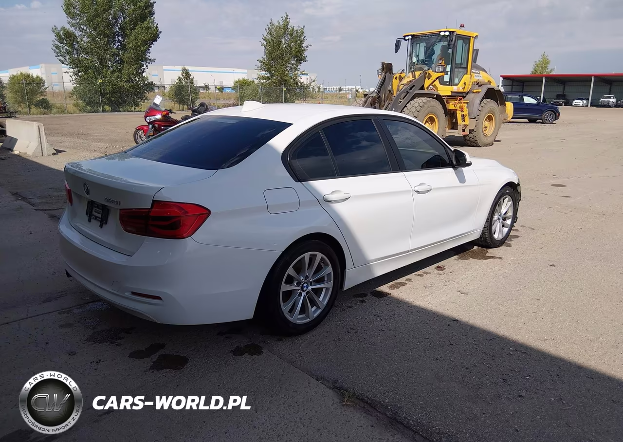 2018 BMW 320I VIN:WBA8E1G51JNU91840 - 4