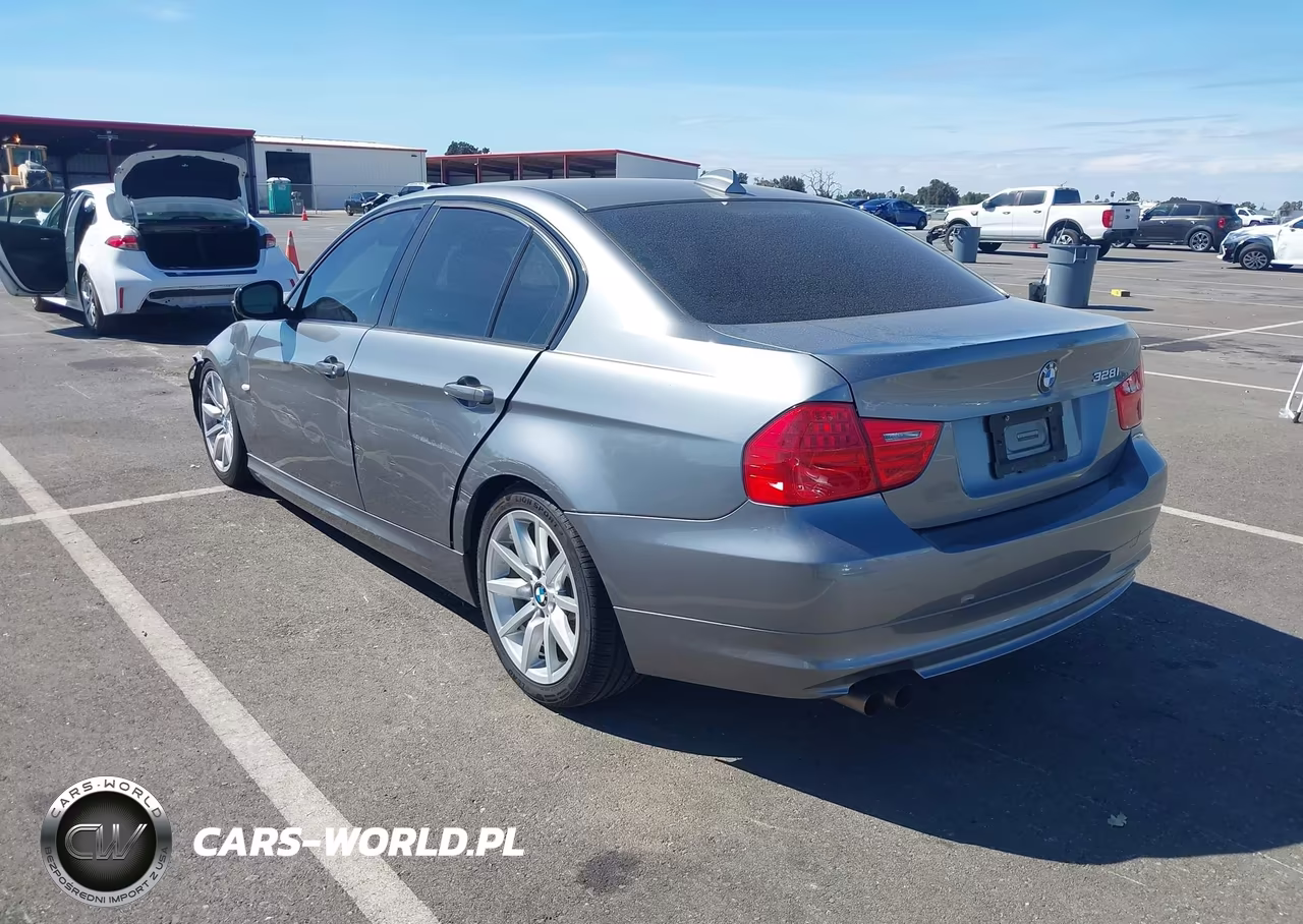 2010 BMW 328I VIN:WBAPH5G59ANM69918 - 3