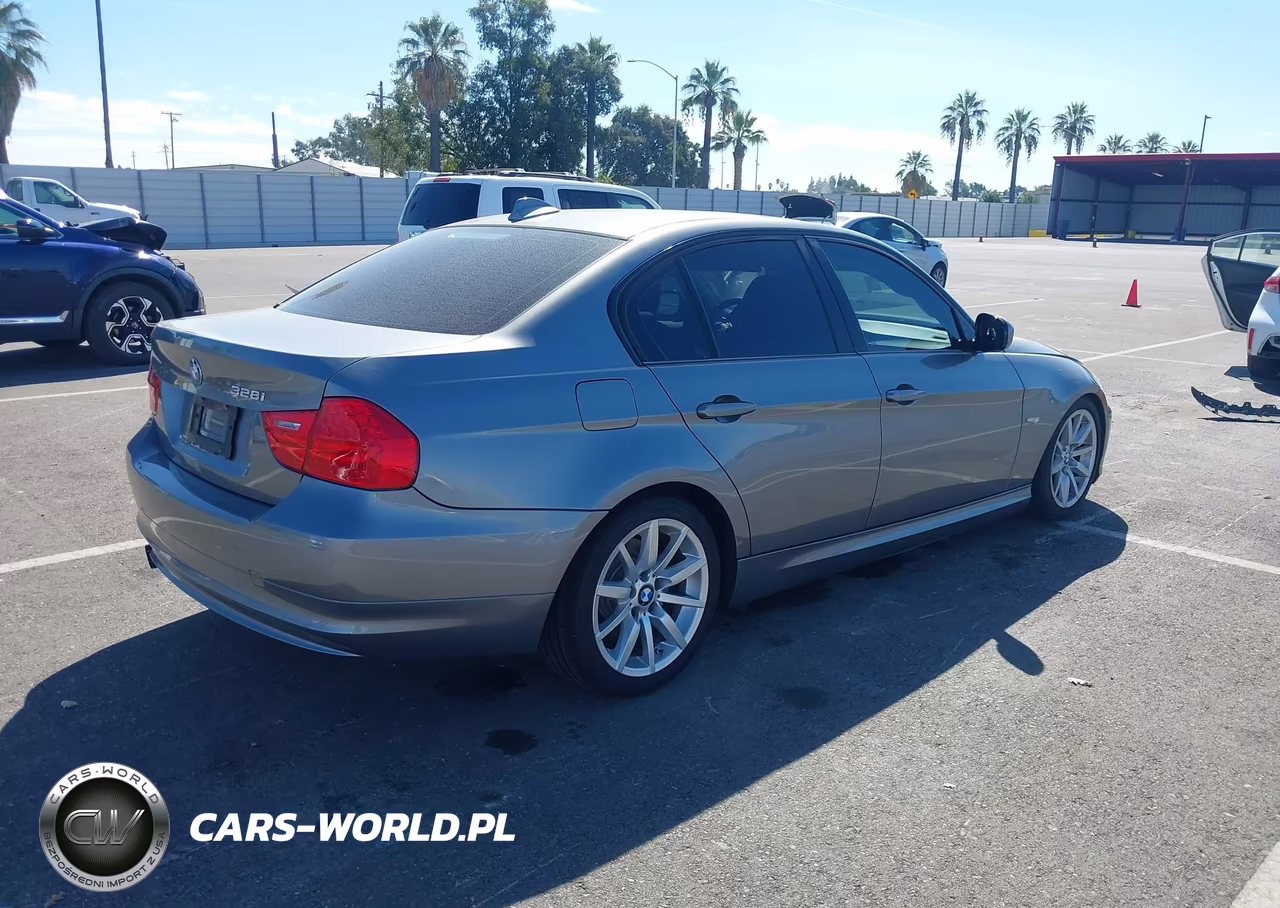 2010 BMW 328I VIN:WBAPH5G59ANM69918 - 4