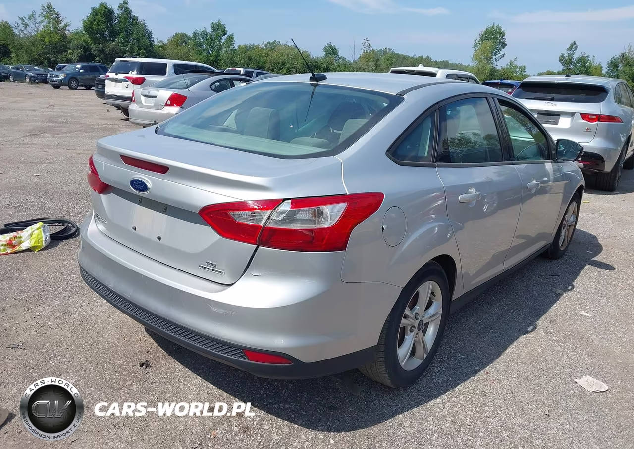 2014 Ford Focus Se VIN:1FADP3F2XEL347337 - 4