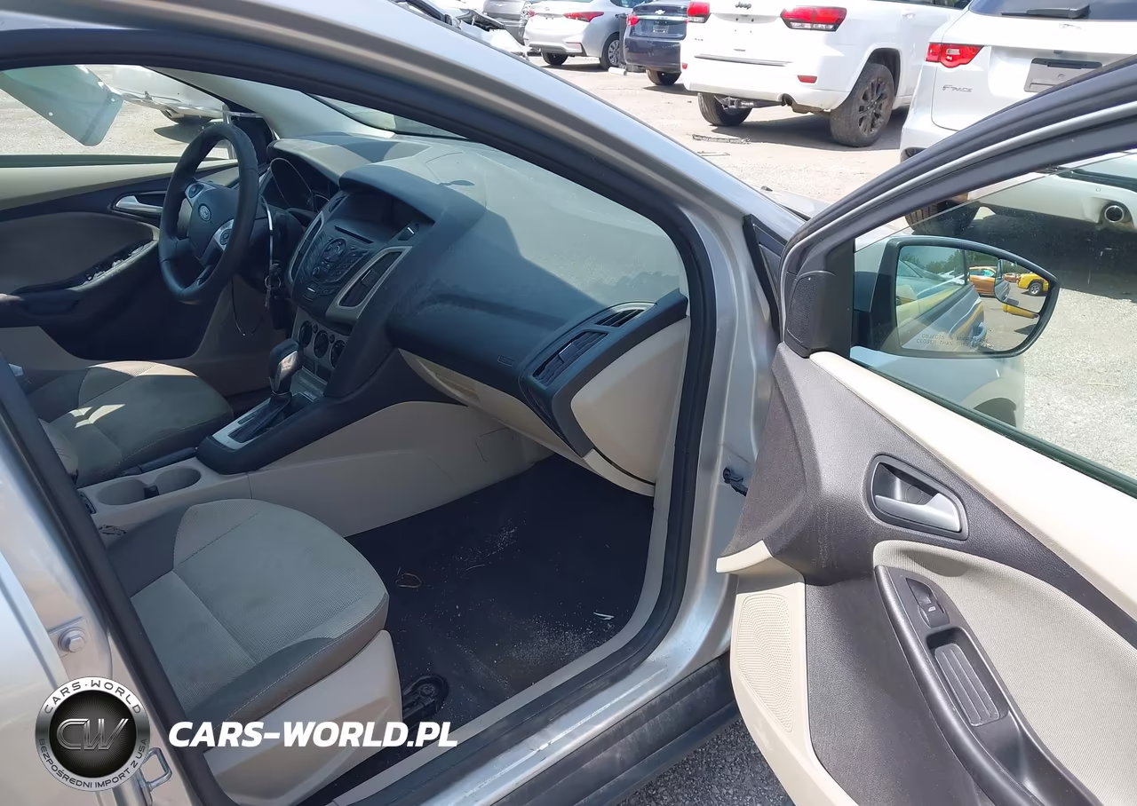 2014 Ford Focus Se VIN:1FADP3F2XEL347337 - 5