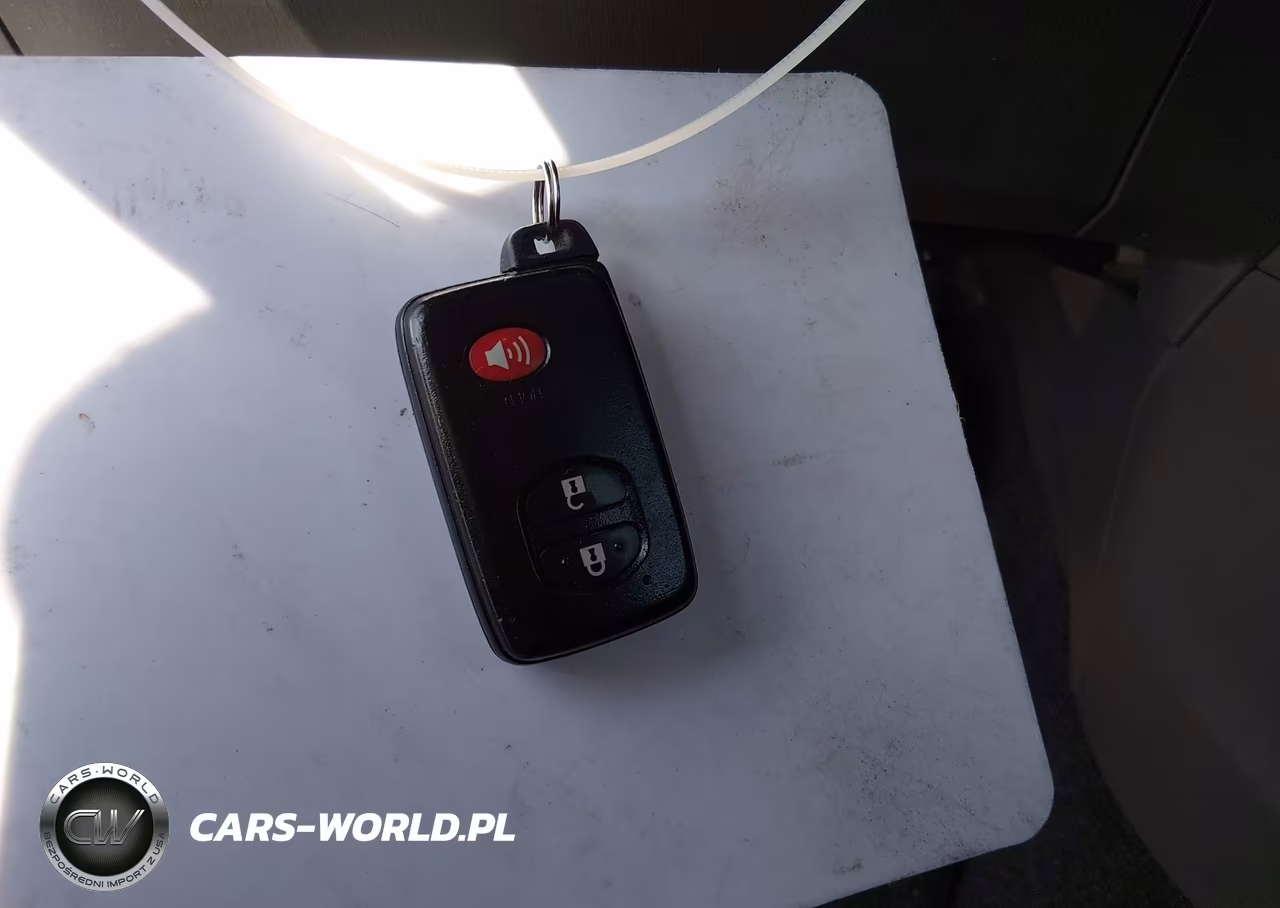2012 Toyota Prius V Five VIN:JTDZN3EU5C3026702 - 11