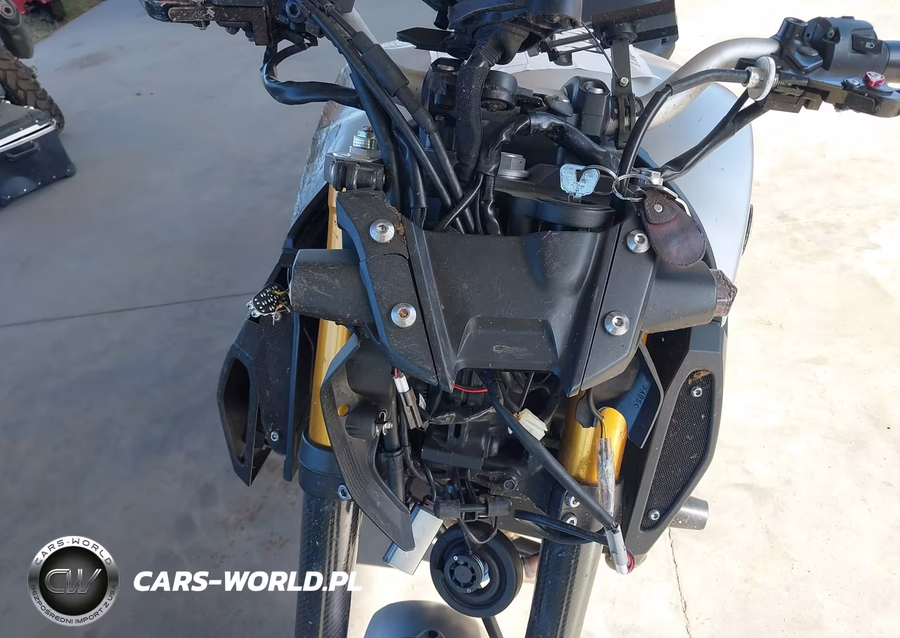 2015 Yamaha Fz09 VIN:JYARN33E4FA007209 - 15
