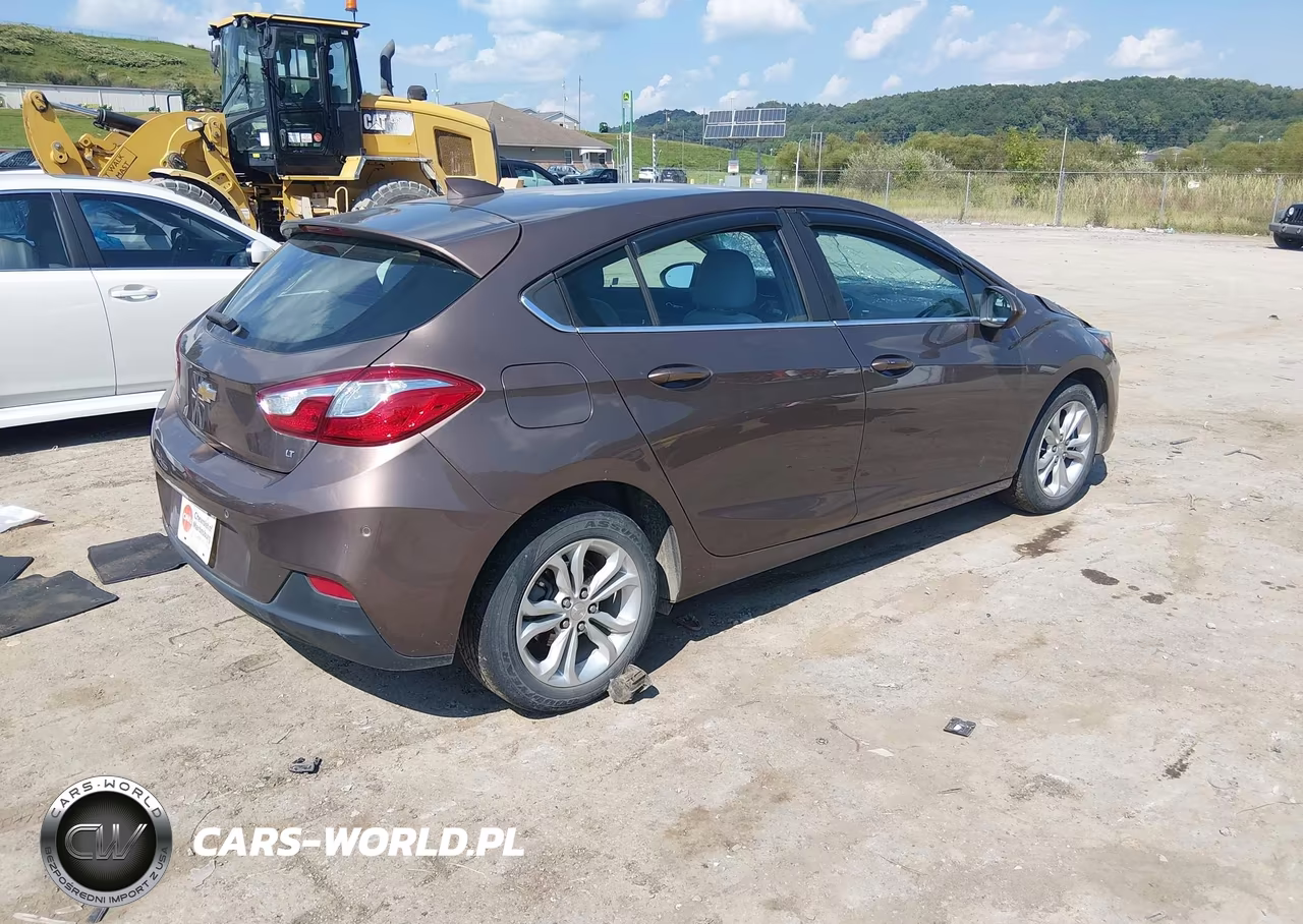 2019 Chevrolet Cruze Lt VIN:3G1BE6SM1KS603282 - 4