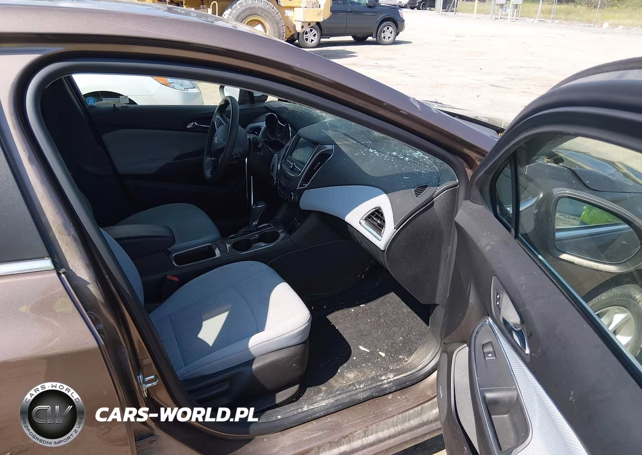 2019 Chevrolet Cruze Lt VIN:3G1BE6SM1KS603282 - 5