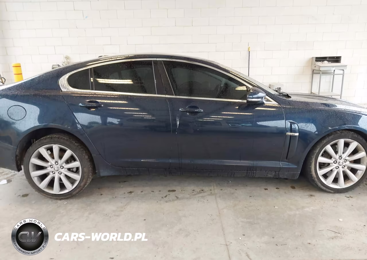 2010 Jaguar Xf Premium VIN:SAJWA0GB6ALR58110 - 14