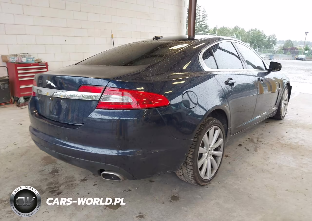 2010 Jaguar Xf Premium VIN:SAJWA0GB6ALR58110 - 4