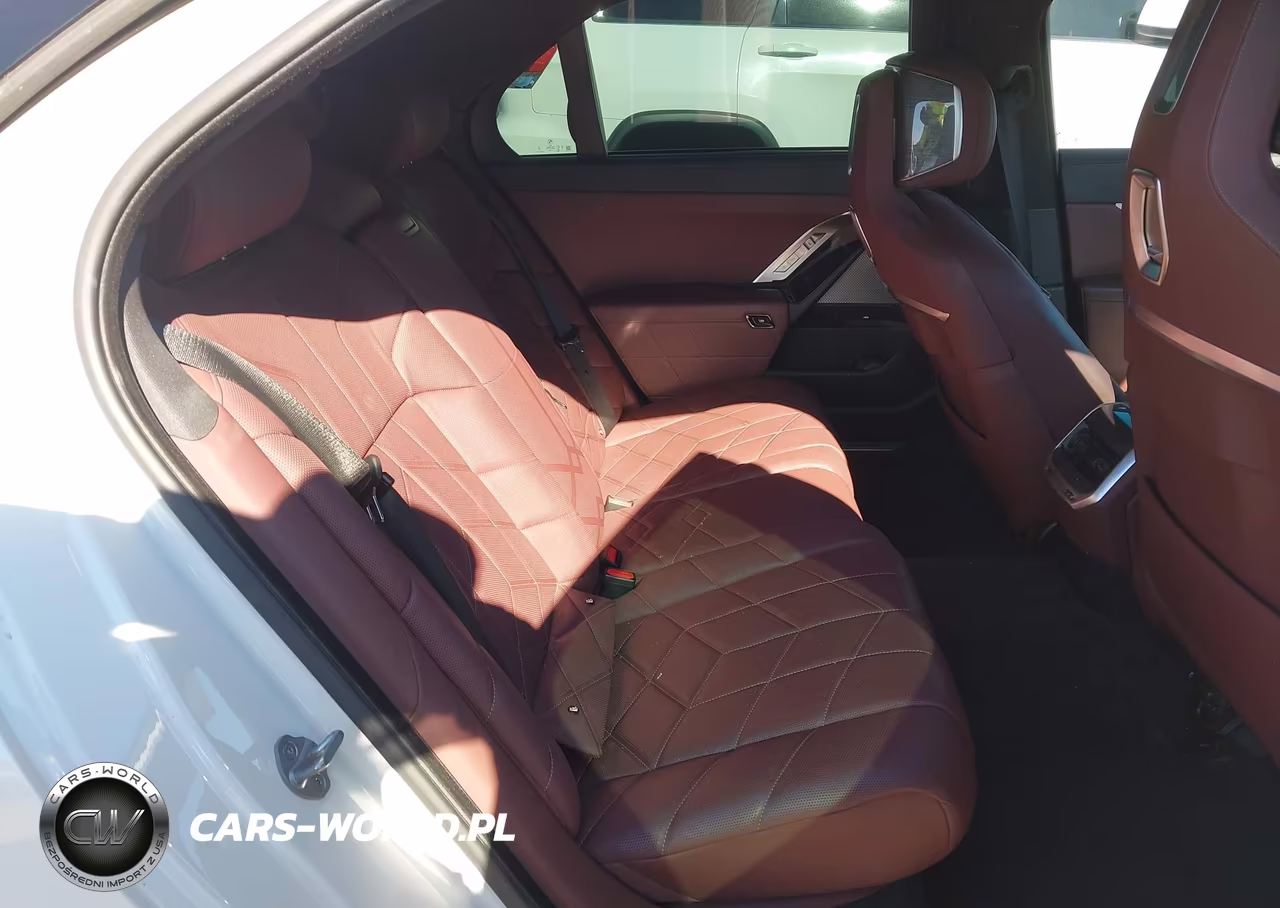 2023 BMW I7 xDrive60 VIN:WBY53EJ08PCN79190 - 8