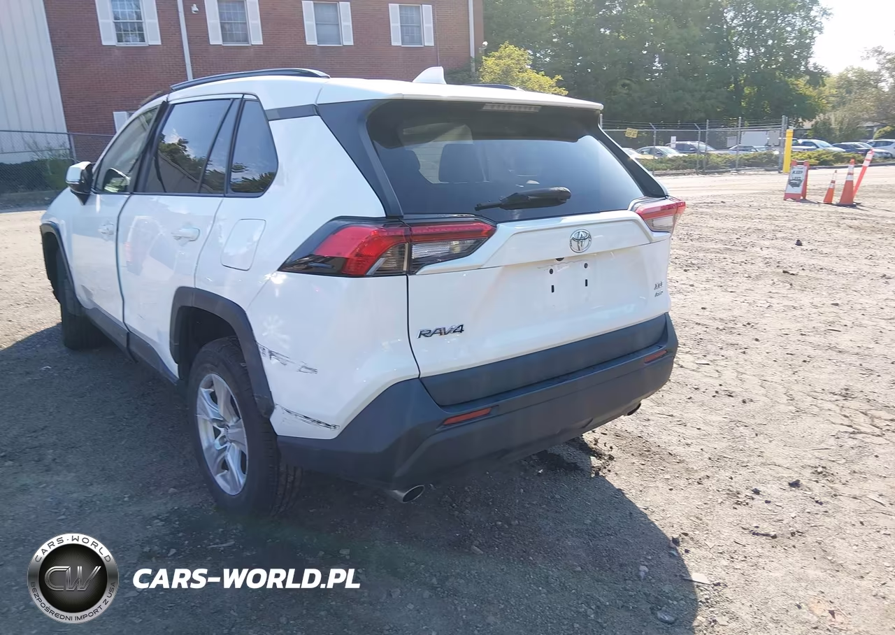 2021 Toyota Rav4 Xle VIN:2T3P1RFV7MC159345 - 3