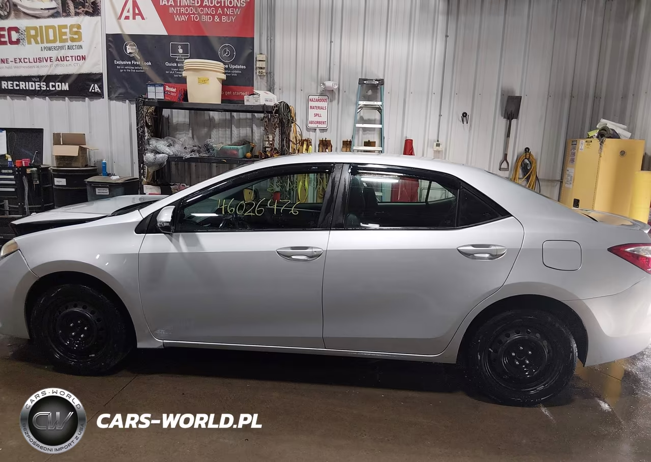 2015 Toyota Corolla S VIN:5YFBURHE4FP346567 - 14