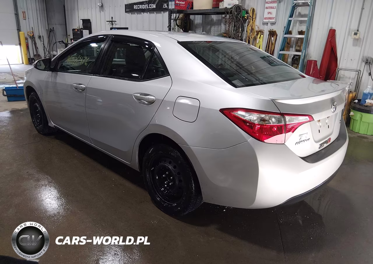 2015 Toyota Corolla S VIN:5YFBURHE4FP346567 - 3