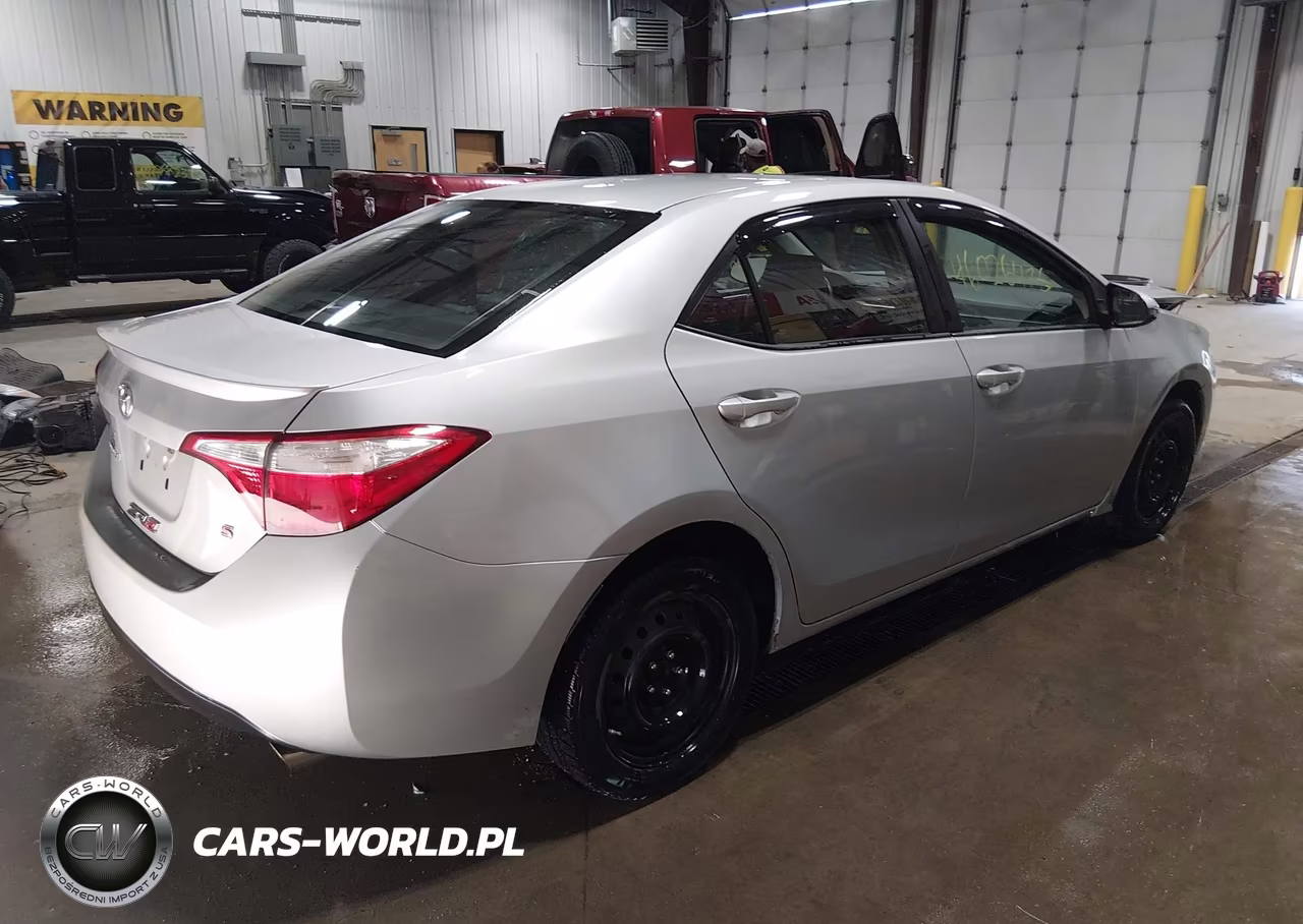 2015 Toyota Corolla S VIN:5YFBURHE4FP346567 - 4