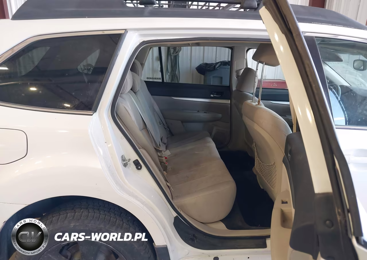 2013 Subaru Outback 2.5I Premium VIN:4S4BRCCC4D3305832 - 8