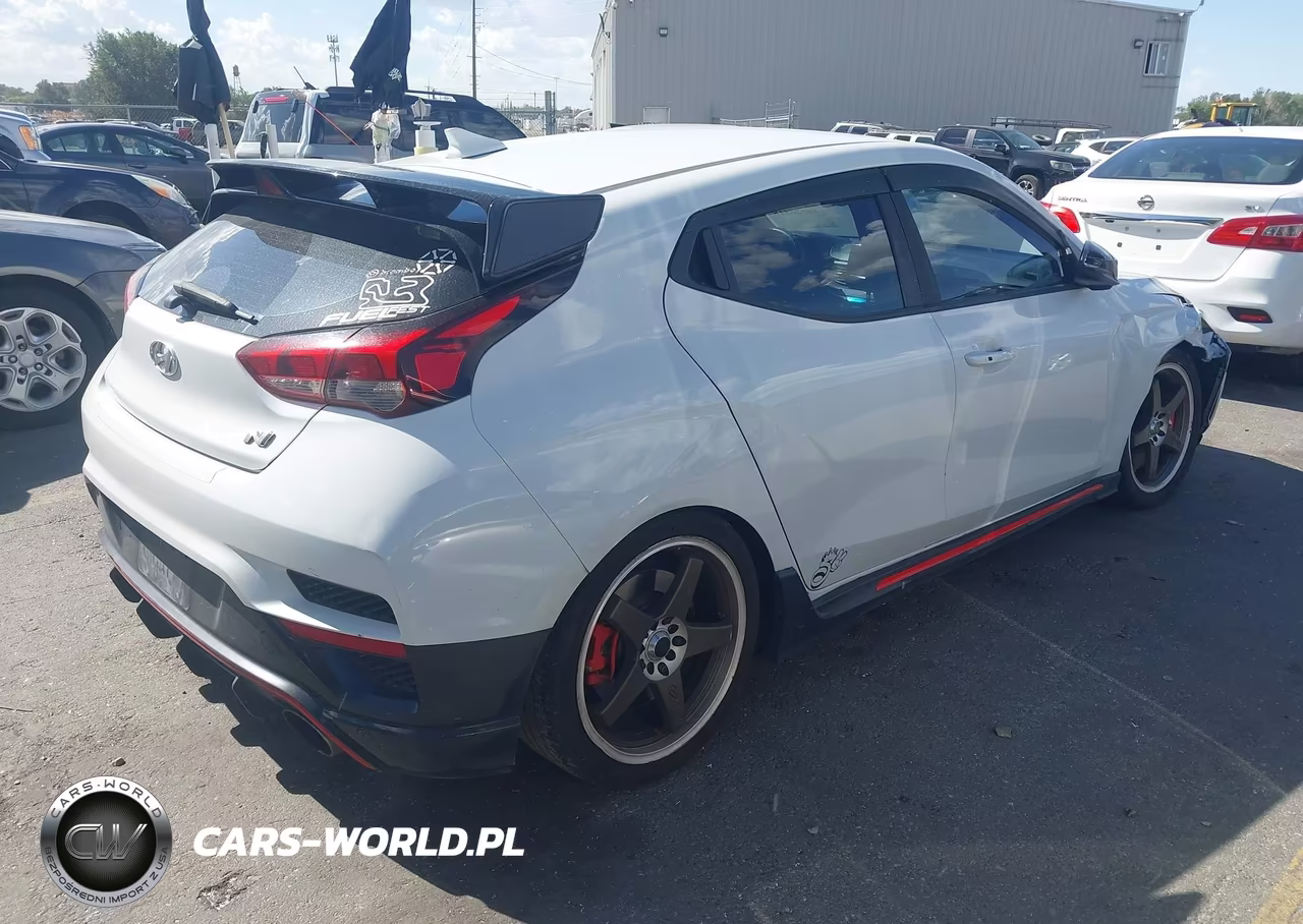 2019 Hyundai Veloster N VIN:KMHT36AH6KU002435 - 4