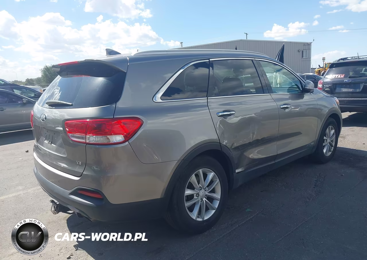 2017 Kia Sorento 3.3L Lx VIN:5XYPGDA52HG320602 - 4