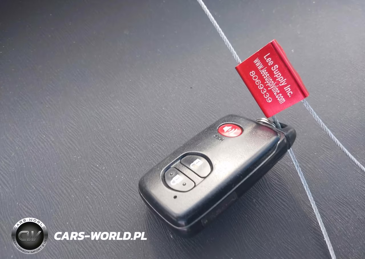 2011 Toyota Prius Two VIN:JTDKN3DU9B5337667 - 11