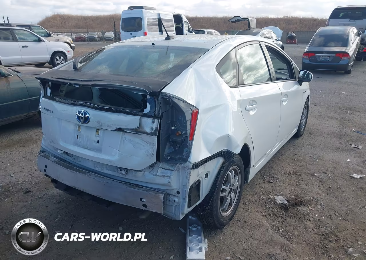 2011 Toyota Prius Two VIN:JTDKN3DU9B5337667 - 4