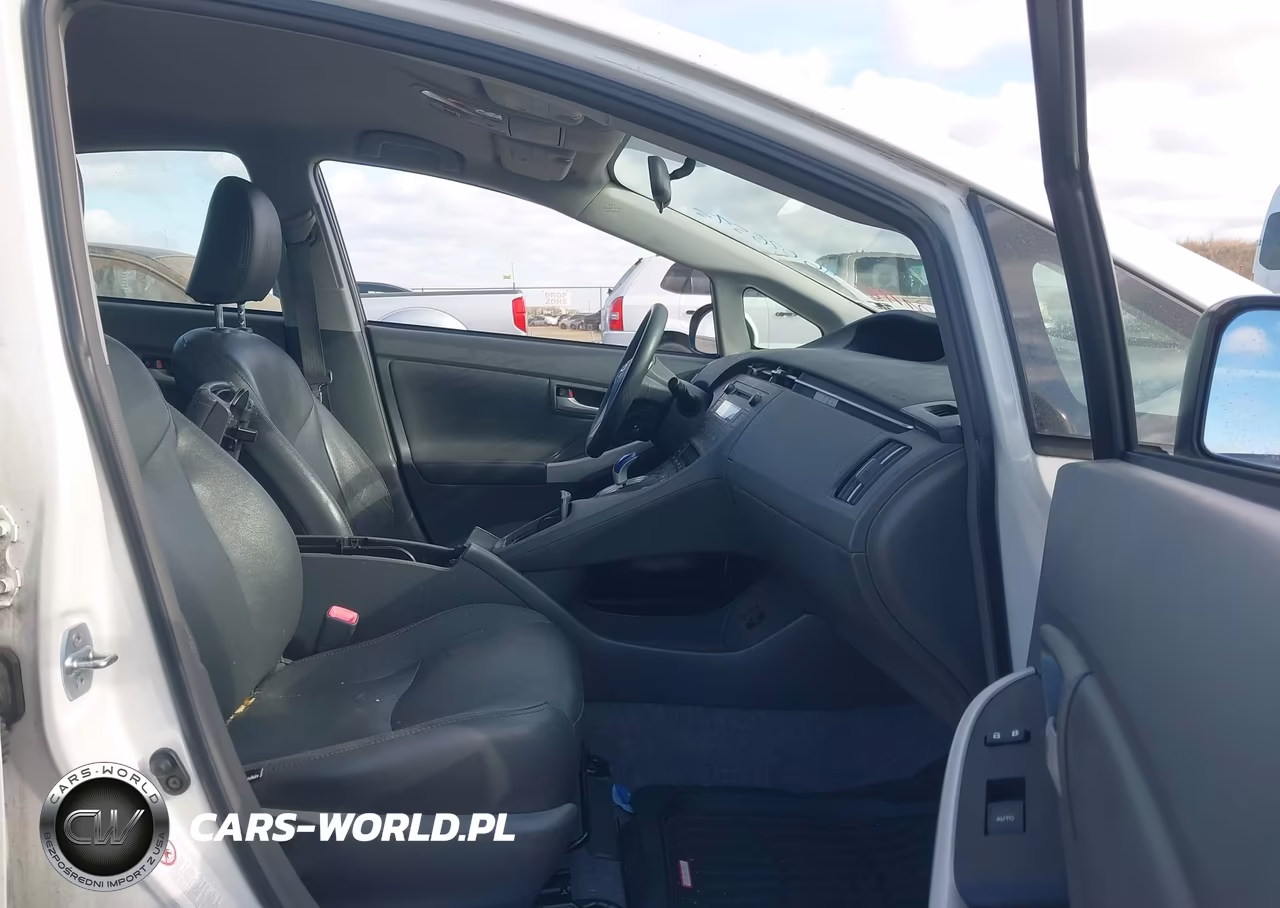 2011 Toyota Prius Two VIN:JTDKN3DU9B5337667 - 5