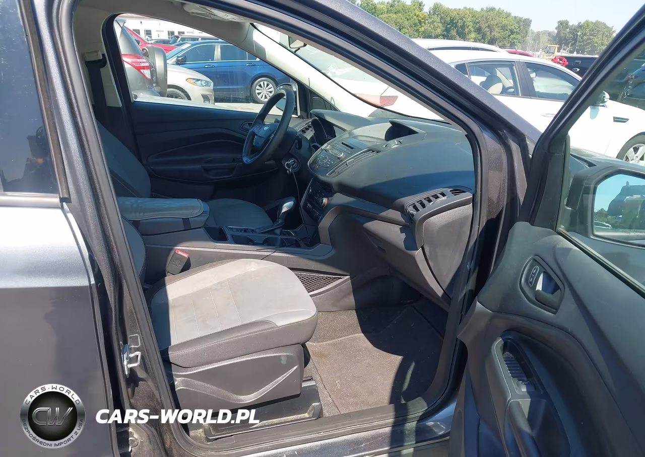2018 Ford Escape S VIN:1FMCU0F73JUB95216 - 5