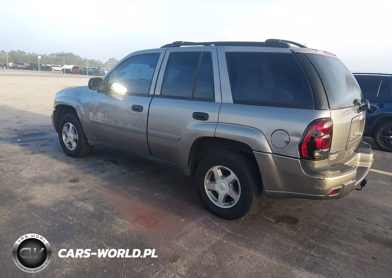 2007 Chevrolet Trailblazer Ls VIN:1GNDS13S072112074 - 3
