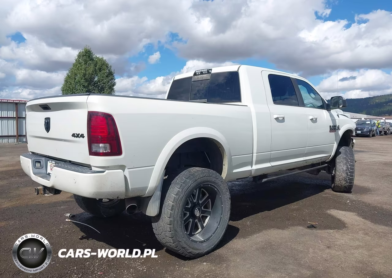 2016 Ram 3500 Laramie VIN:3C63R3ML8GG216507 - 4