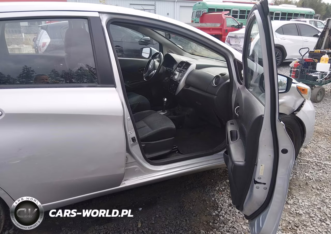 2018 Nissan Versa Note Sv VIN:3N1CE2CP0JL352215 - 5