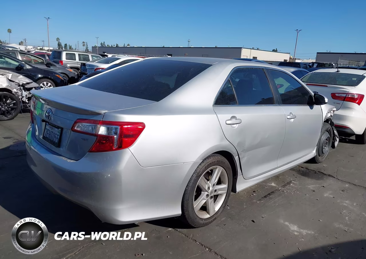 2014 Toyota Camry Se VIN:4T1BF1FKXEU788691 - 4