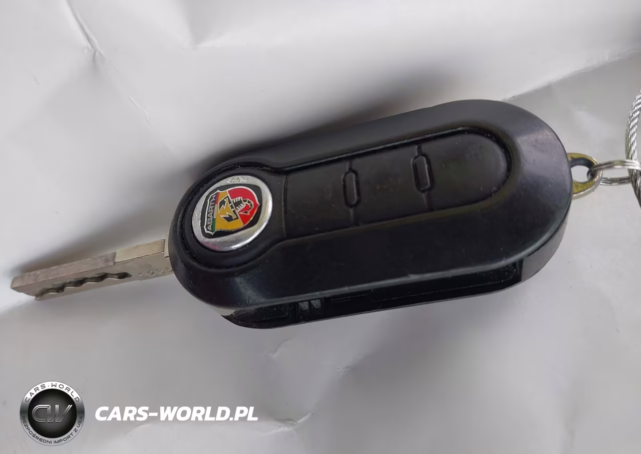 2013 Fiat 500 Abarth VIN:3C3CFFFH0DT624387 - 11