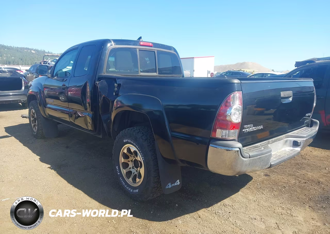 2015 Toyota Tacoma VIN:5TFUX4EN3FX032465 - 3