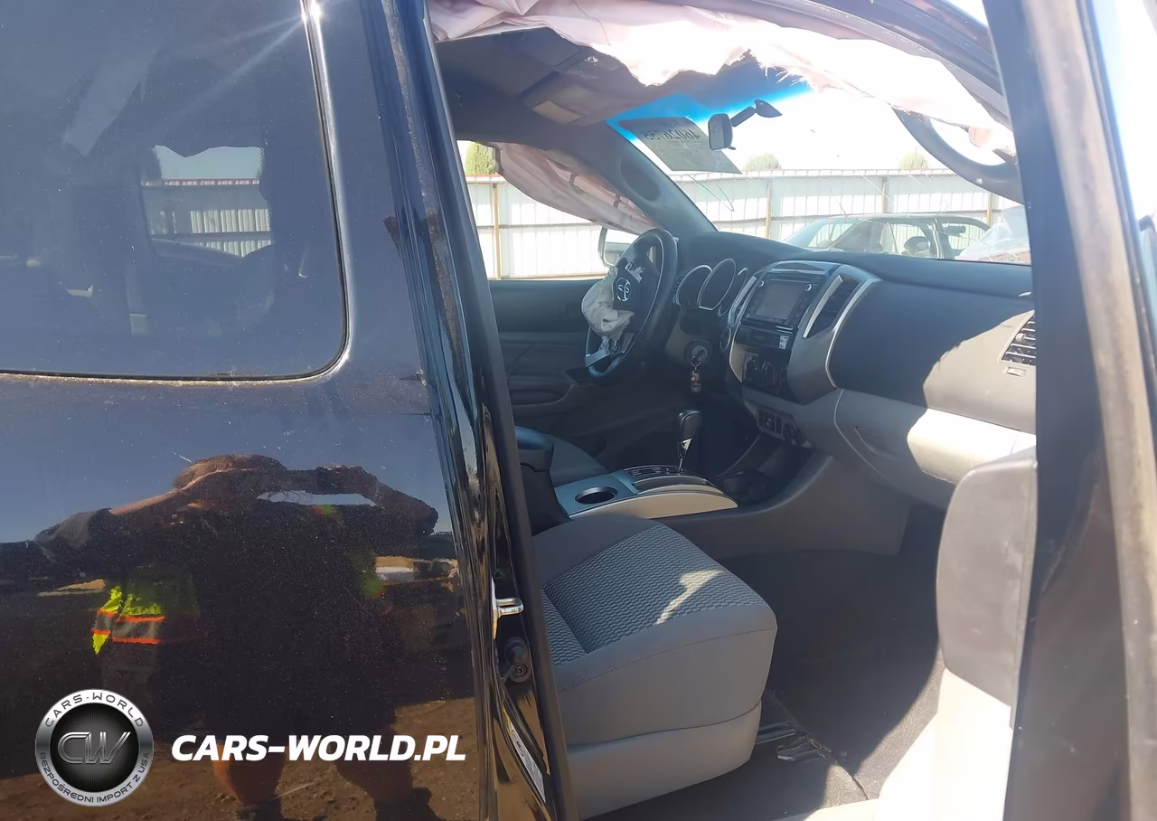 2015 Toyota Tacoma VIN:5TFUX4EN3FX032465 - 5